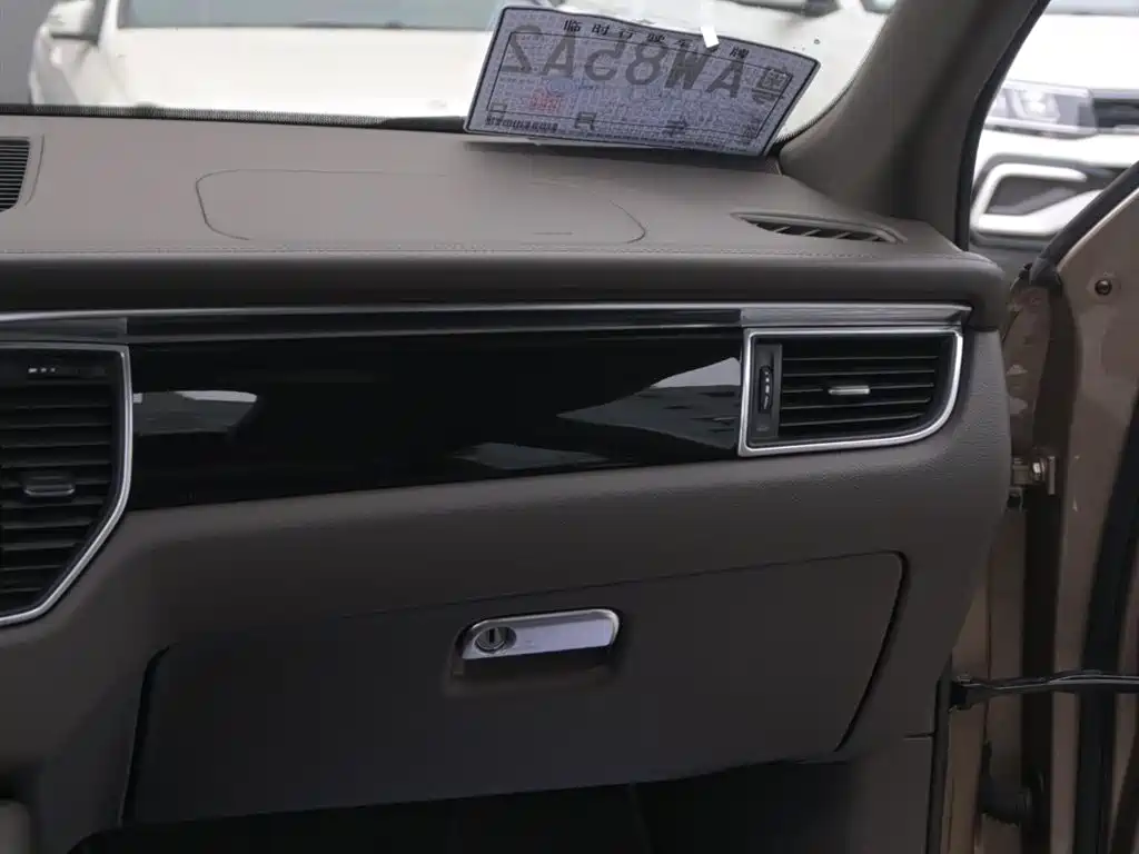 Porsche Macan 2015 — фото 24