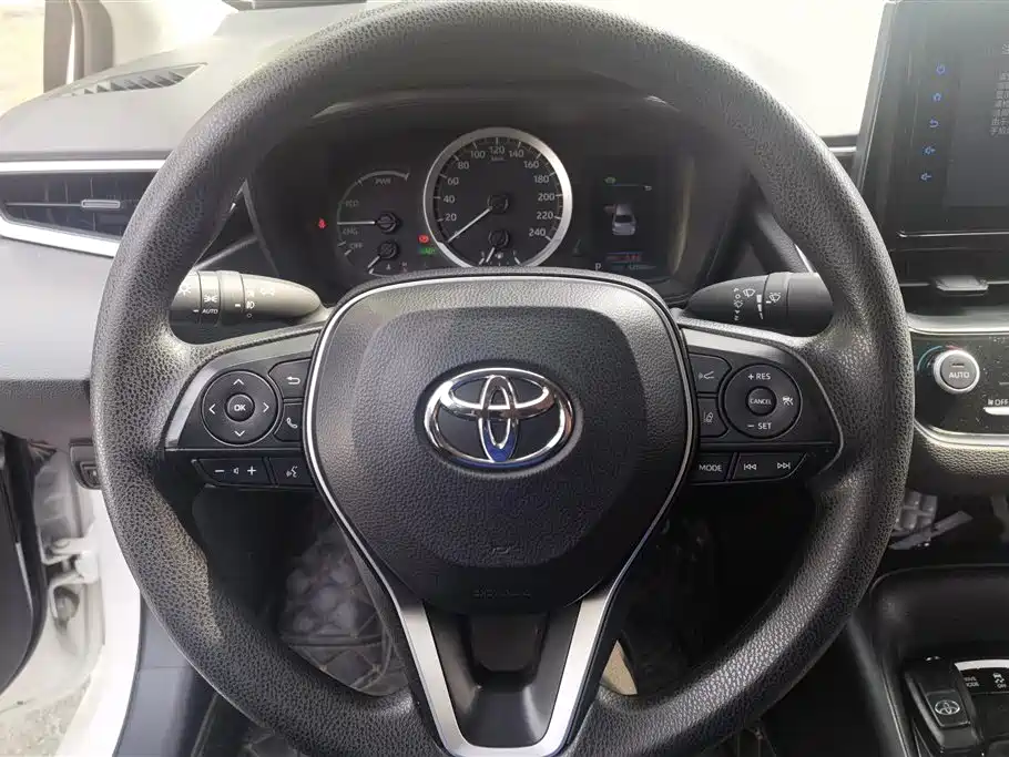 Toyota Corolla 2023 — фото 15