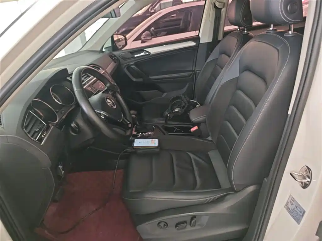 Volkswagen Tiguan L 2018 — фото 15