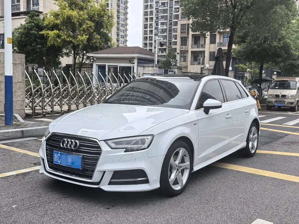 Audi A3 2019 — фото 1