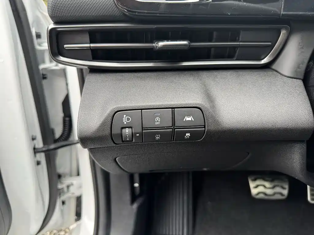 Hyundai Elantra 2023 — фото 15