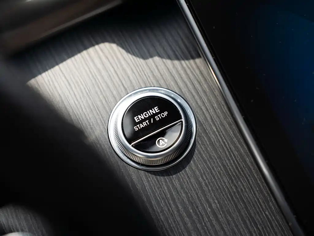 Mercedes-Benz C-Class 2023 — фото 14