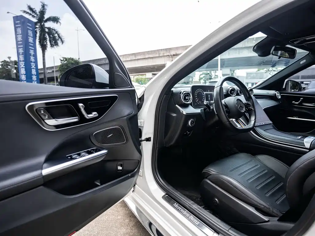 Mercedes-Benz C-Class 2023 — фото 8