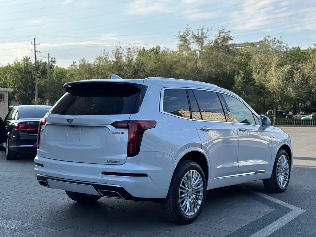 Cadillac XT6 2024 — фото 13