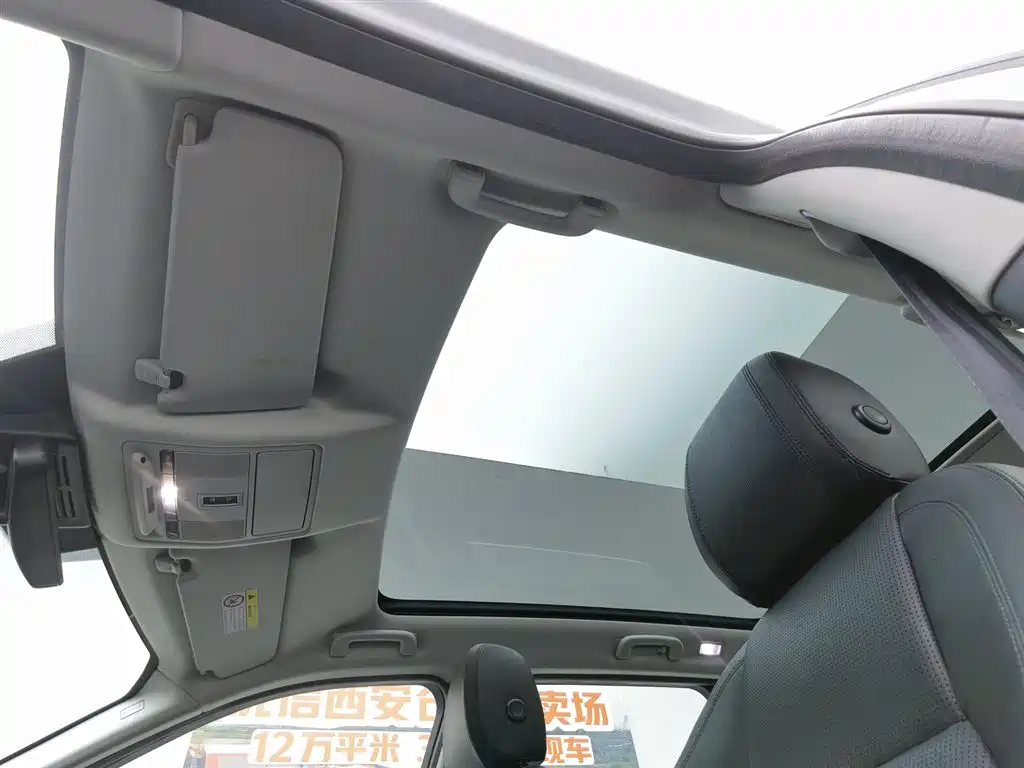 Land Rover Discovery Sport 2016 — фото 14