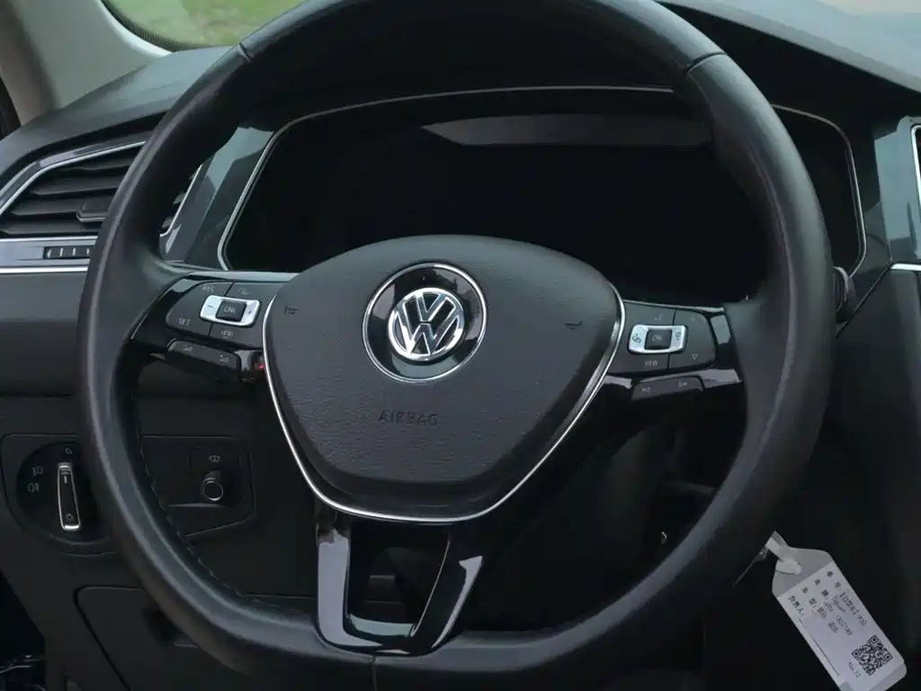 Volkswagen Tiguan 2019 — фото 29