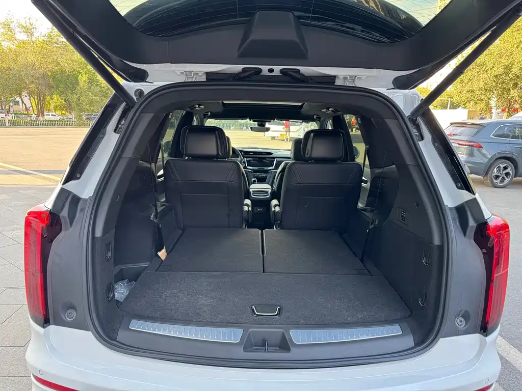Cadillac XT6 2024 — фото 14
