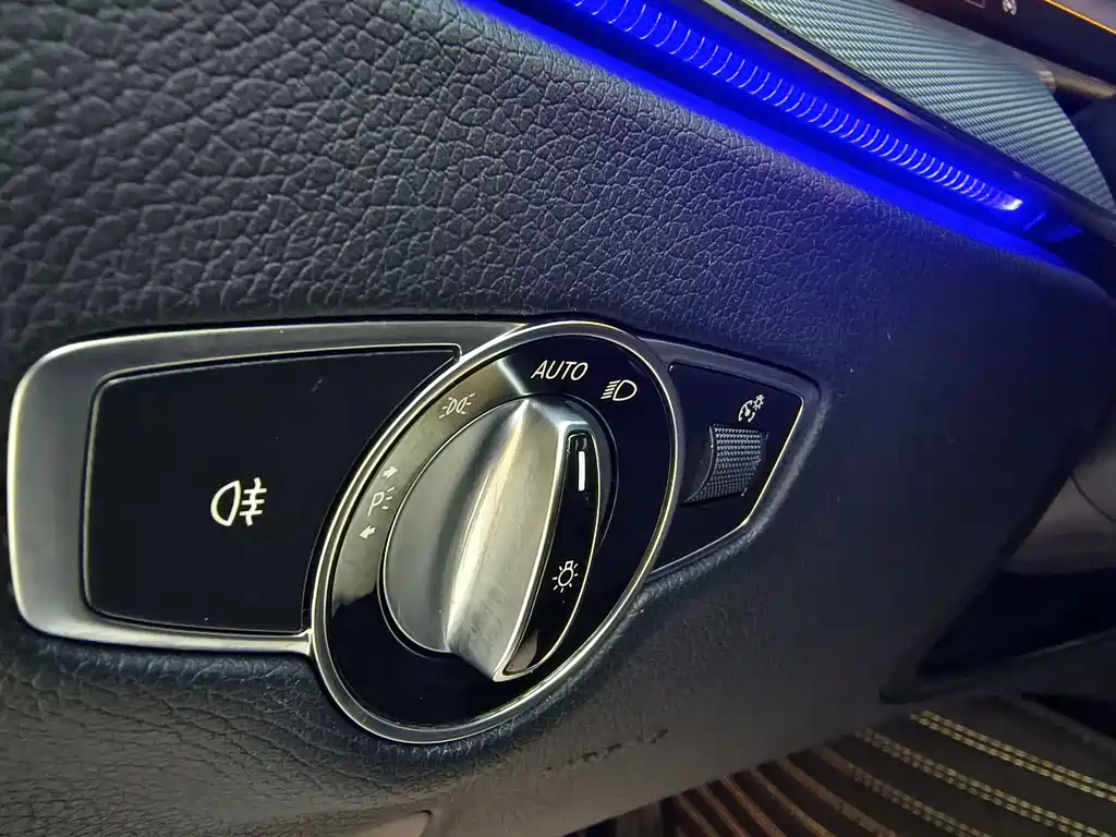 Mercedes-Benz E-Class 2019 — фото 15