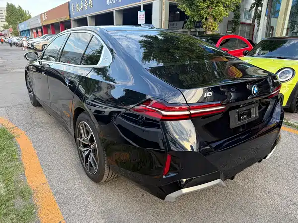 BMW i5 2026