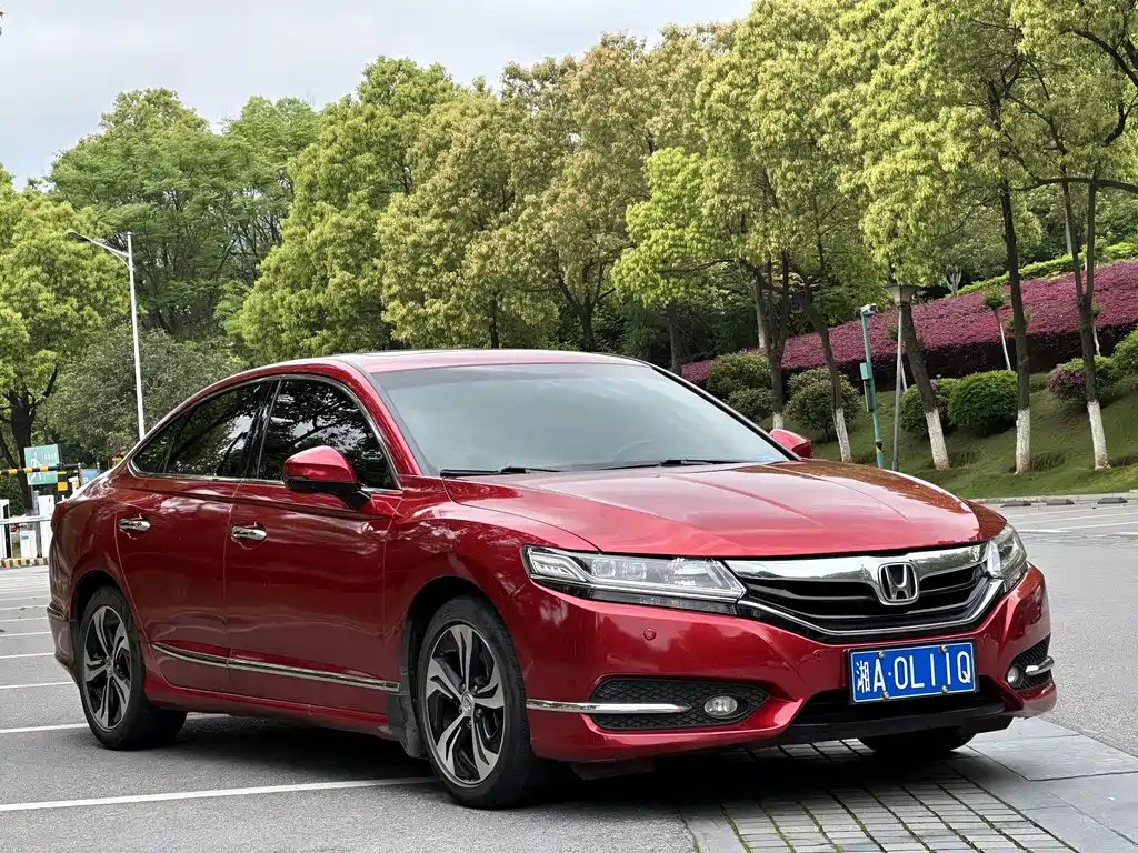 Honda Spirior 2016 — фото 3
