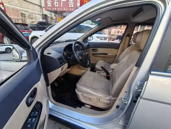 Wuling Hongguang 2015
