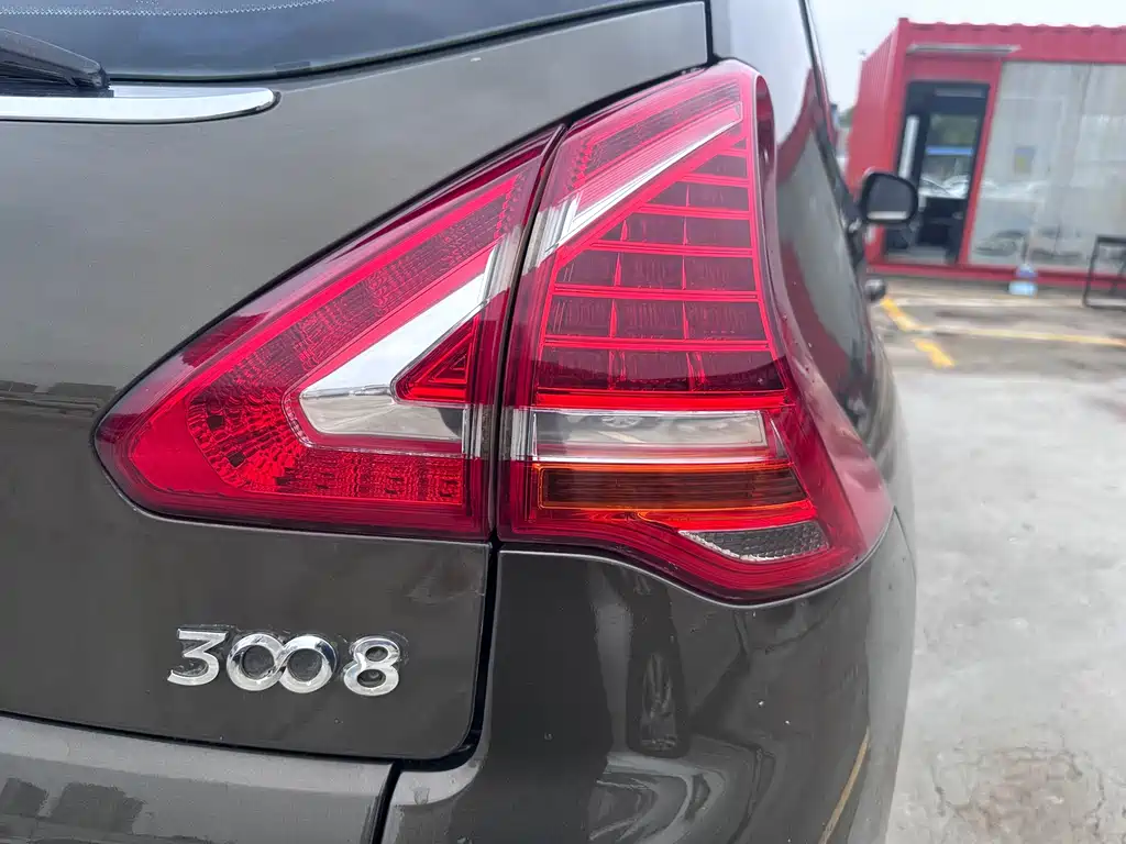 Peugeot 3008 2016 — фото 16