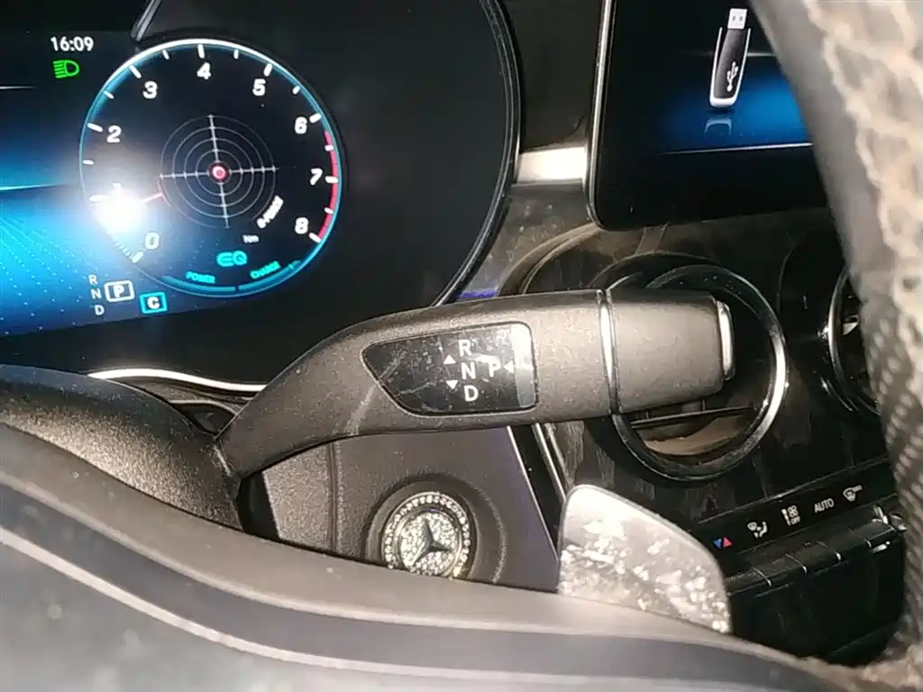 Mercedes-Benz C-Class 2020 — фото 14