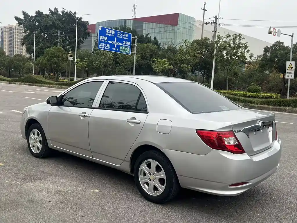 BYD F3 2015 — фото 4
