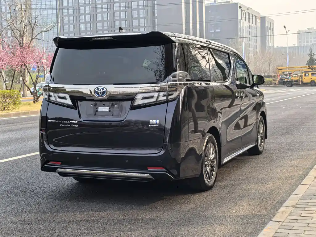 Toyota Vellfire 2022 — фото 5