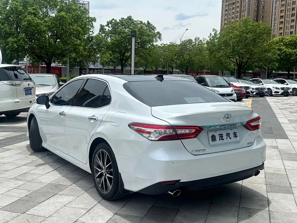 Toyota Camry 2021