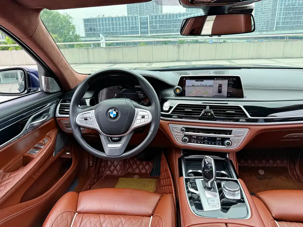 BMW 7 Series 2021 — фото 13
