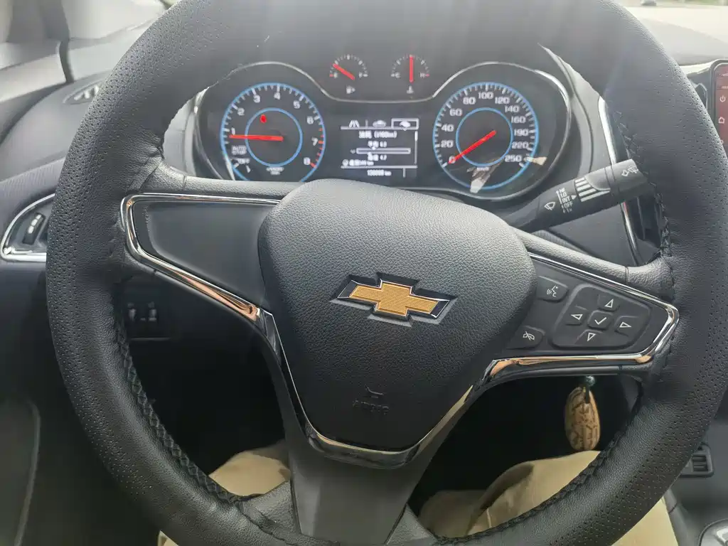 Chevrolet Cruze 2017 — фото 14