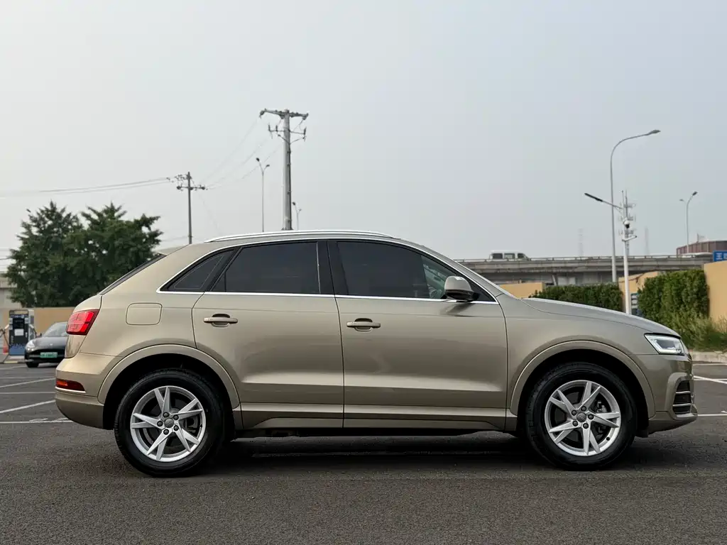 Audi Q3 2018 — фото 11