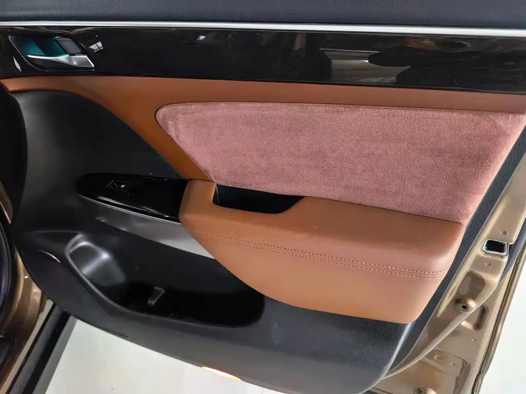 GAC Motor Trumpchi GS8 2018 — фото 20