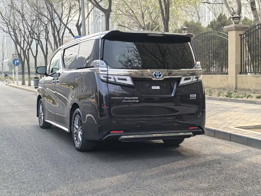 Toyota Vellfire 2022 — фото 4