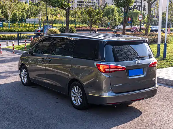 Buick GL8 2017