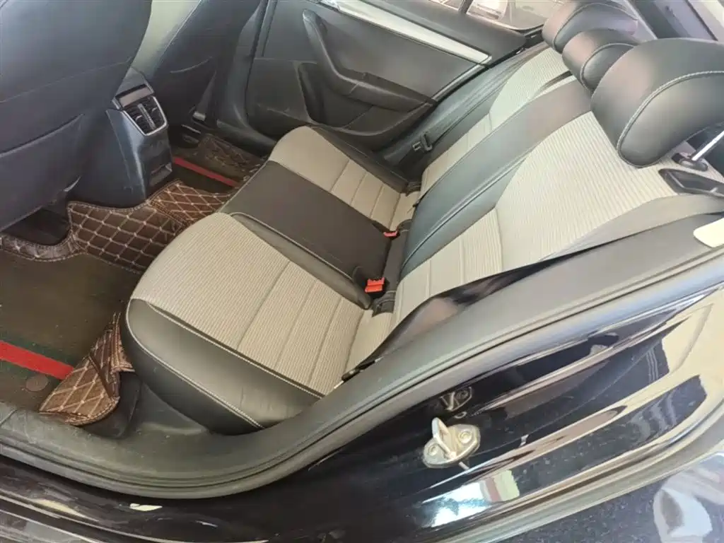 Skoda Octavia 2016 — фото 17