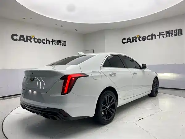 Cadillac CT4 2022