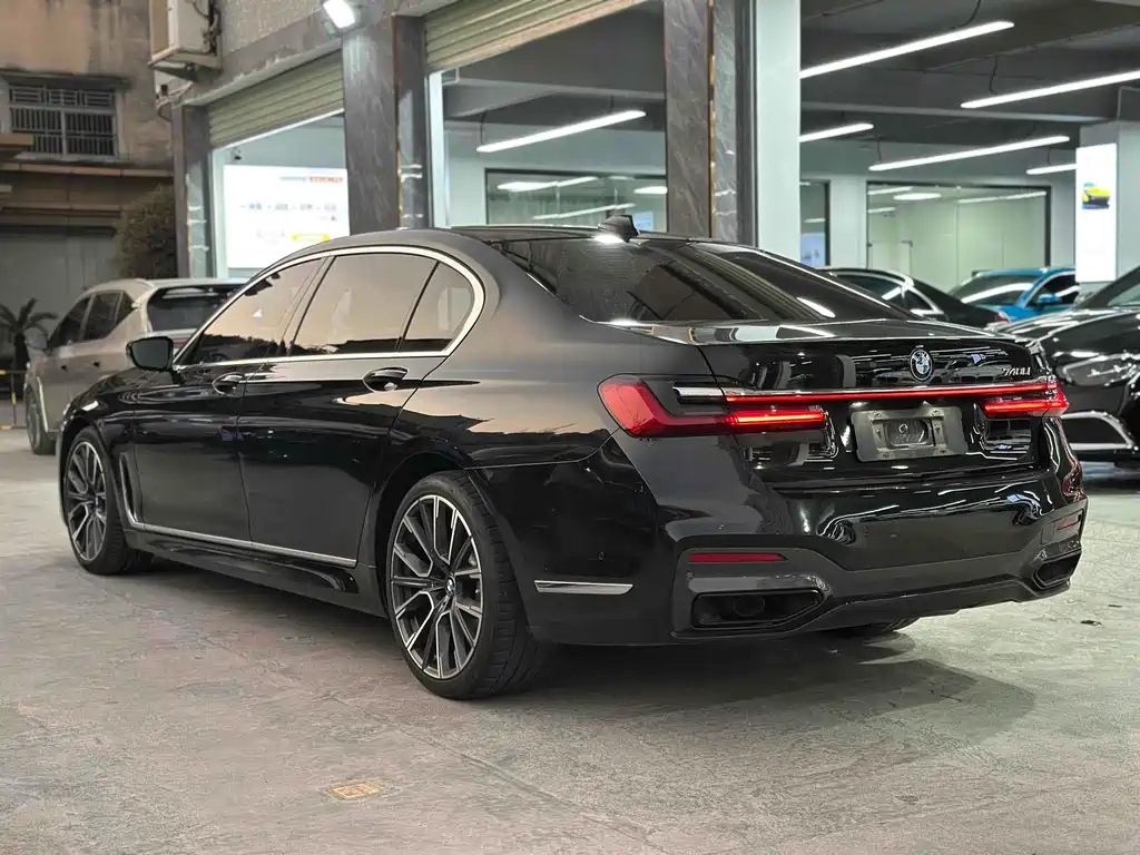 BMW 7 Series 2021 — фото 7