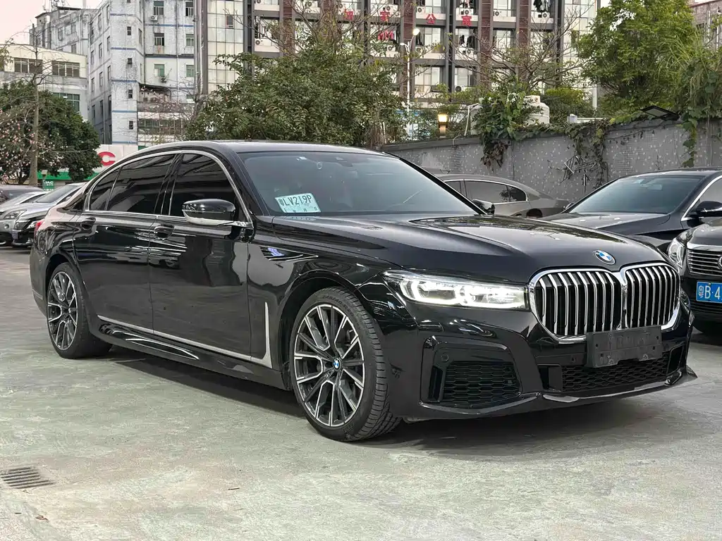 BMW 7 Series 2021 — фото 2