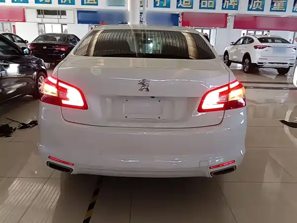 Peugeot 408 2016