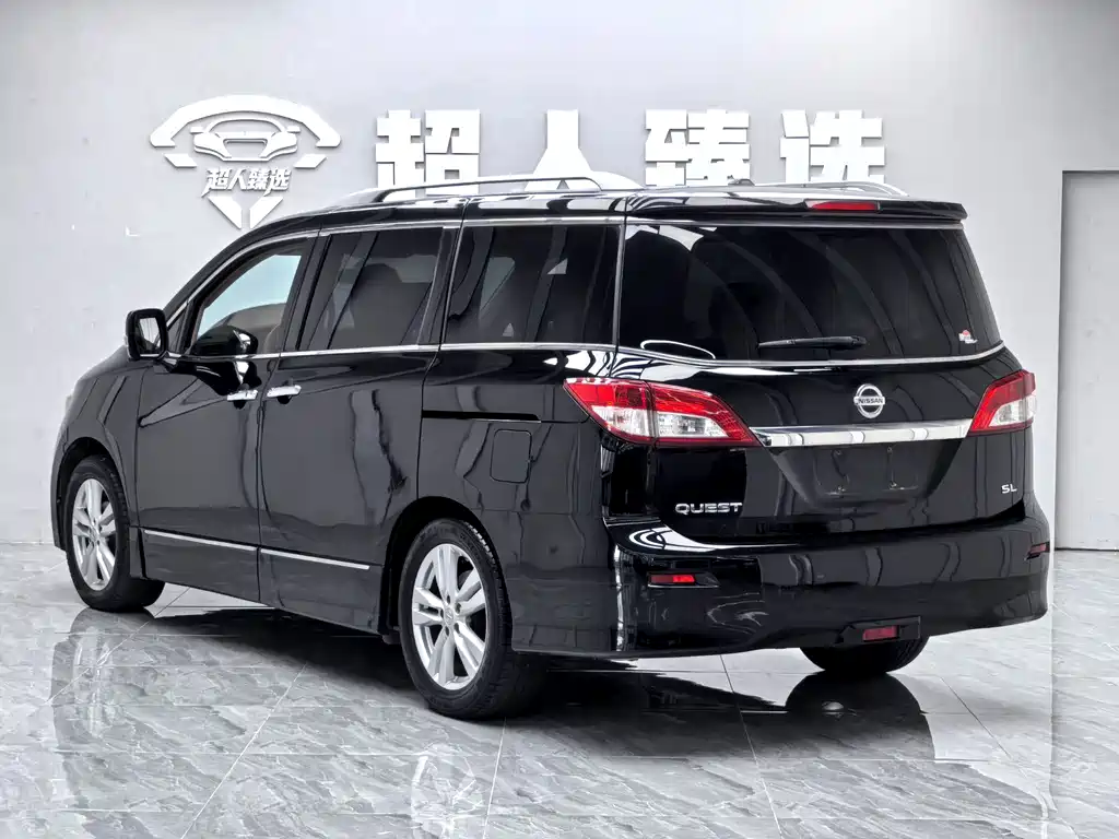 Nissan Quest 2016 — фото 14