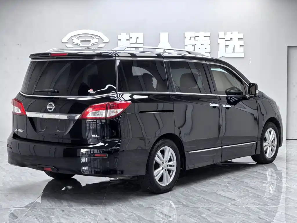Nissan Quest 2016 — фото 13