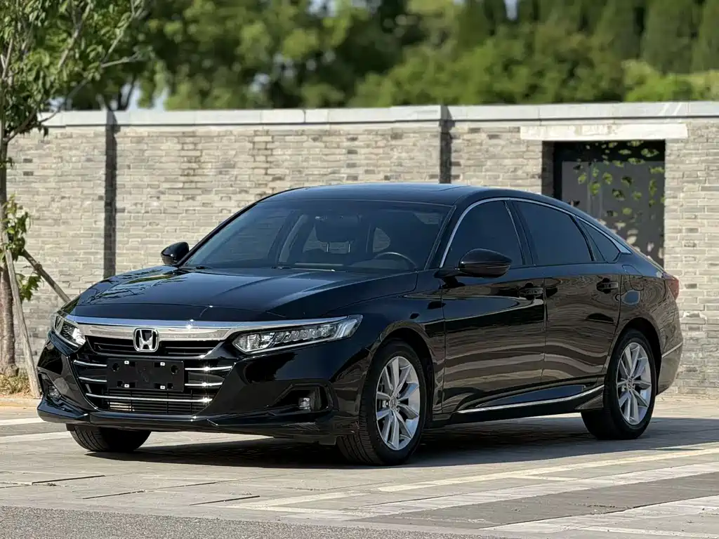 Honda Accord 2023 — фото 1
