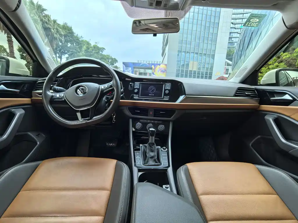 Volkswagen Sagitar 2019