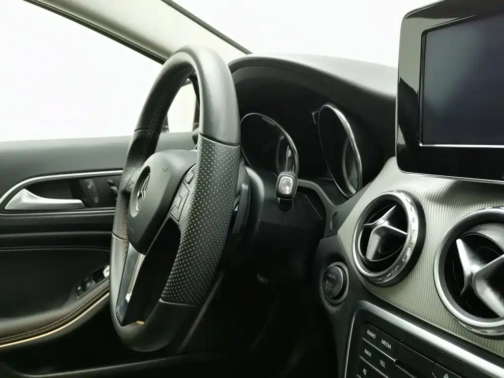 Mercedes-Benz GLA 2016 — фото 22