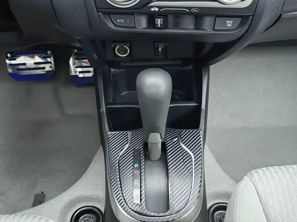 Honda Fit 2016 — фото 13