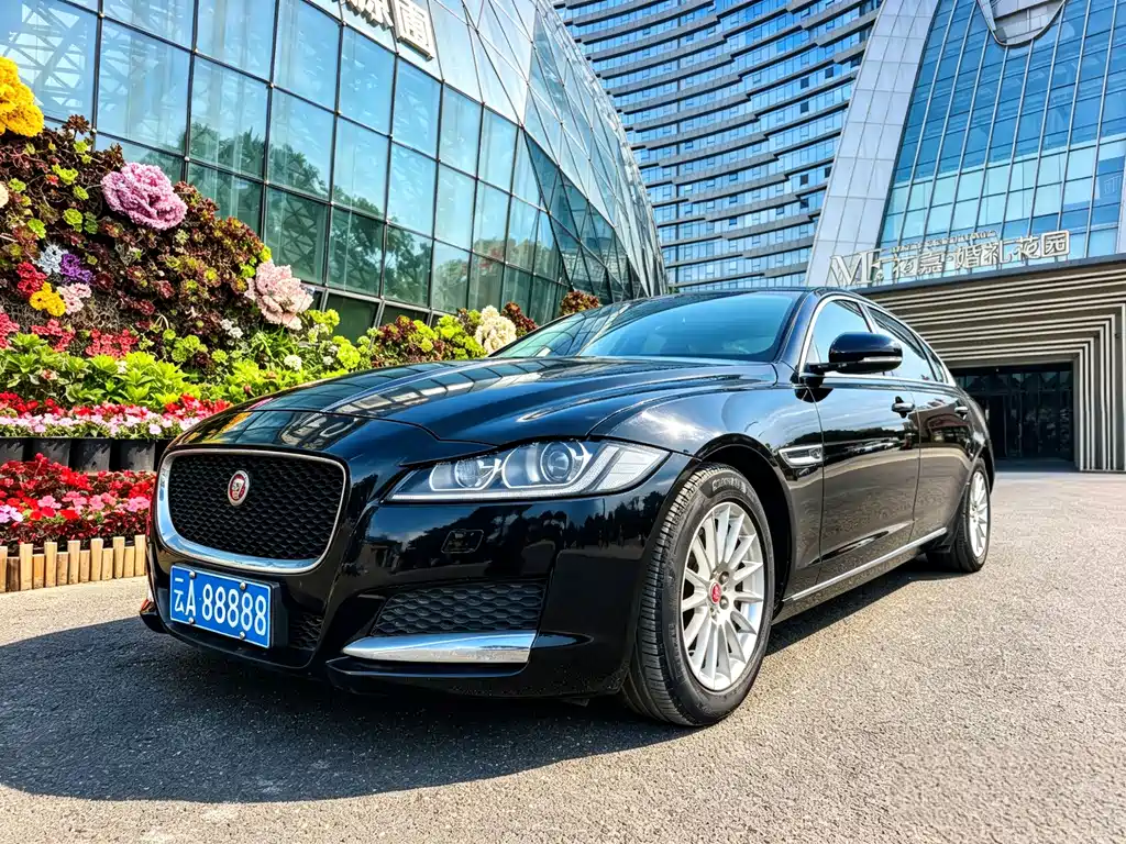 Jaguar XFL 2017 — фото 1
