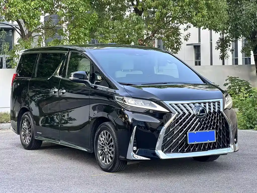 Lexus LM 2022