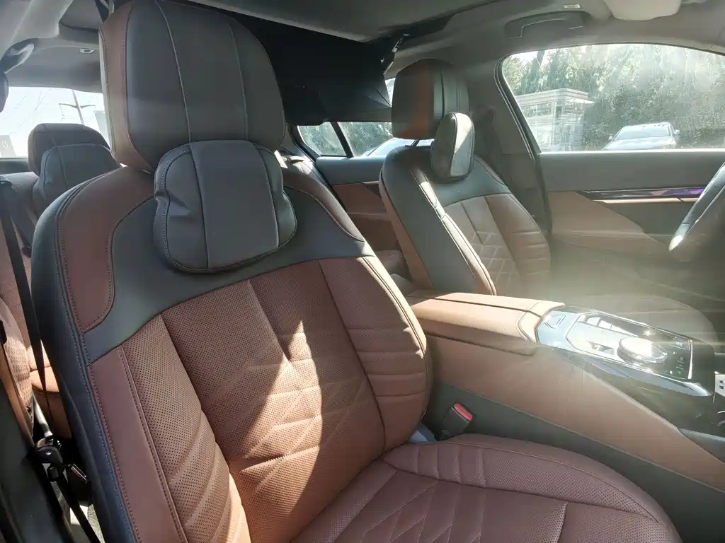BMW i5 — фото 10