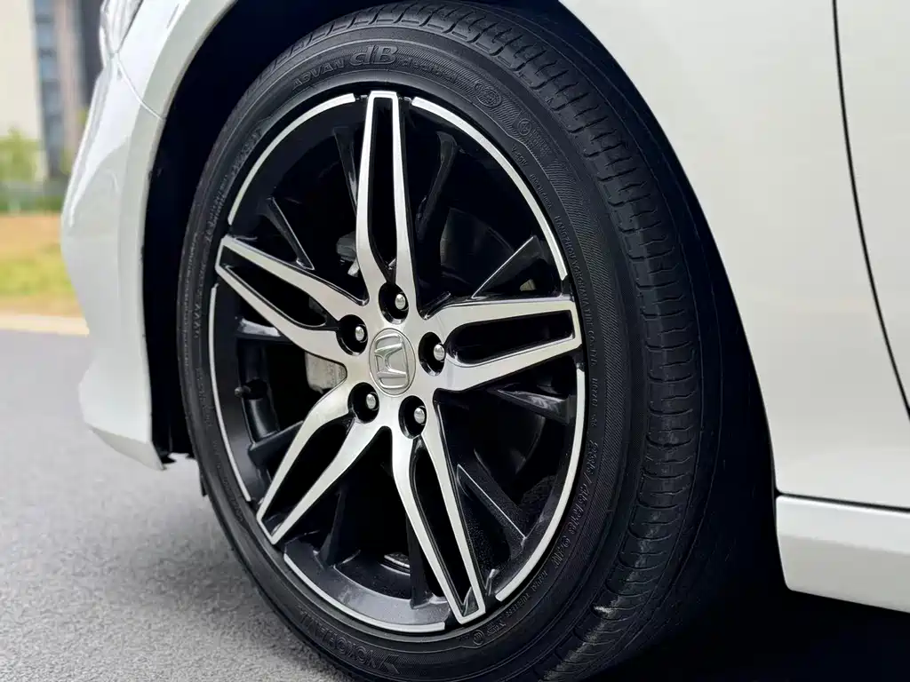 Honda Accord 2023 — фото 17
