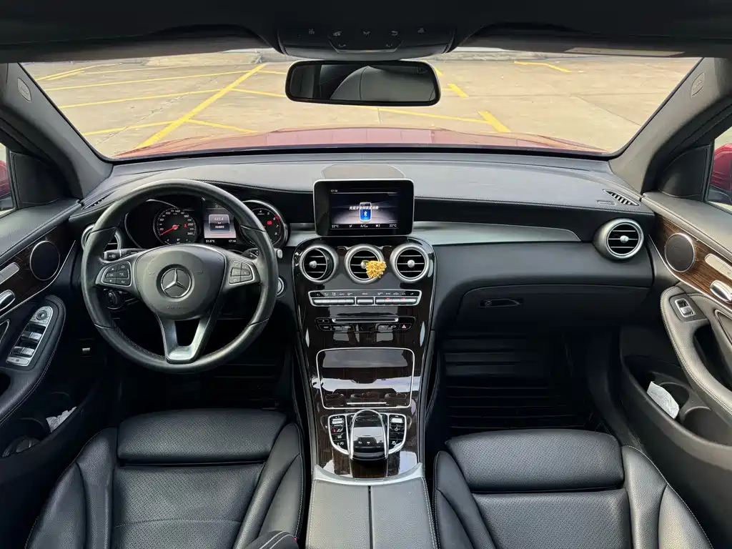 Mercedes-Benz GLC 2018 — фото 13