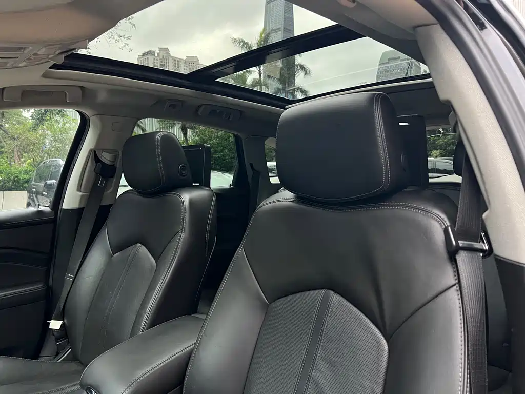 Cadillac SRX 2014 — фото 23
