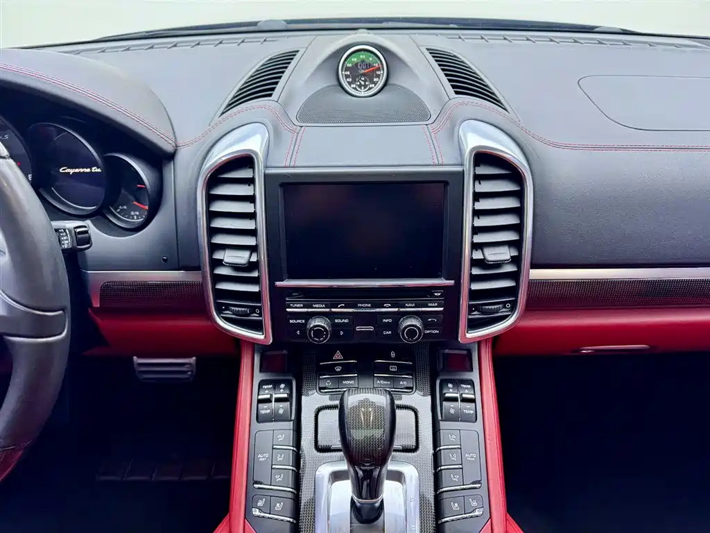Porsche Cayenne 2013 — фото 14