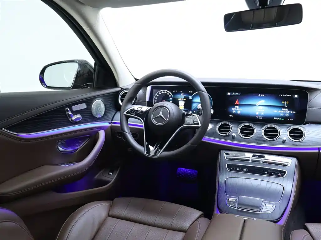Mercedes-Benz E-Class 2022 — фото 14