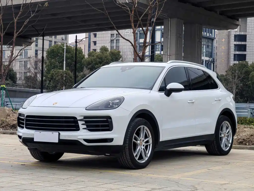Porsche Cayenne 2018 — фото 1