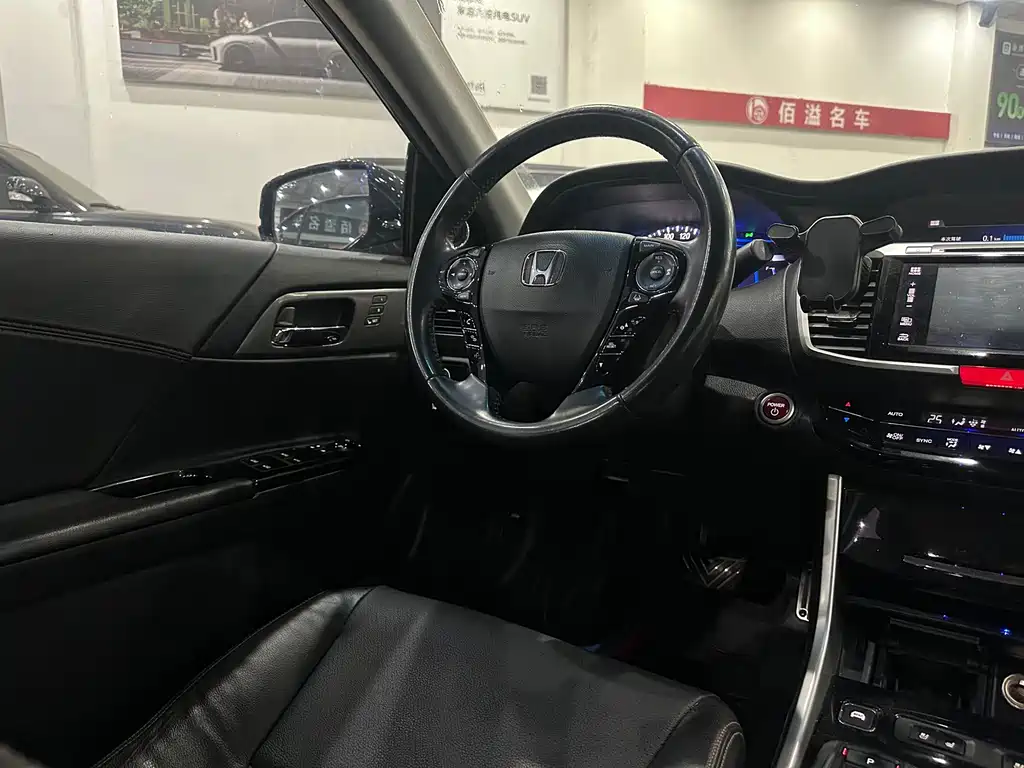 Honda Accord 2017 — фото 16