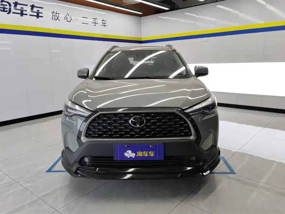 Toyota Corolla Cross 2022 — фото 2