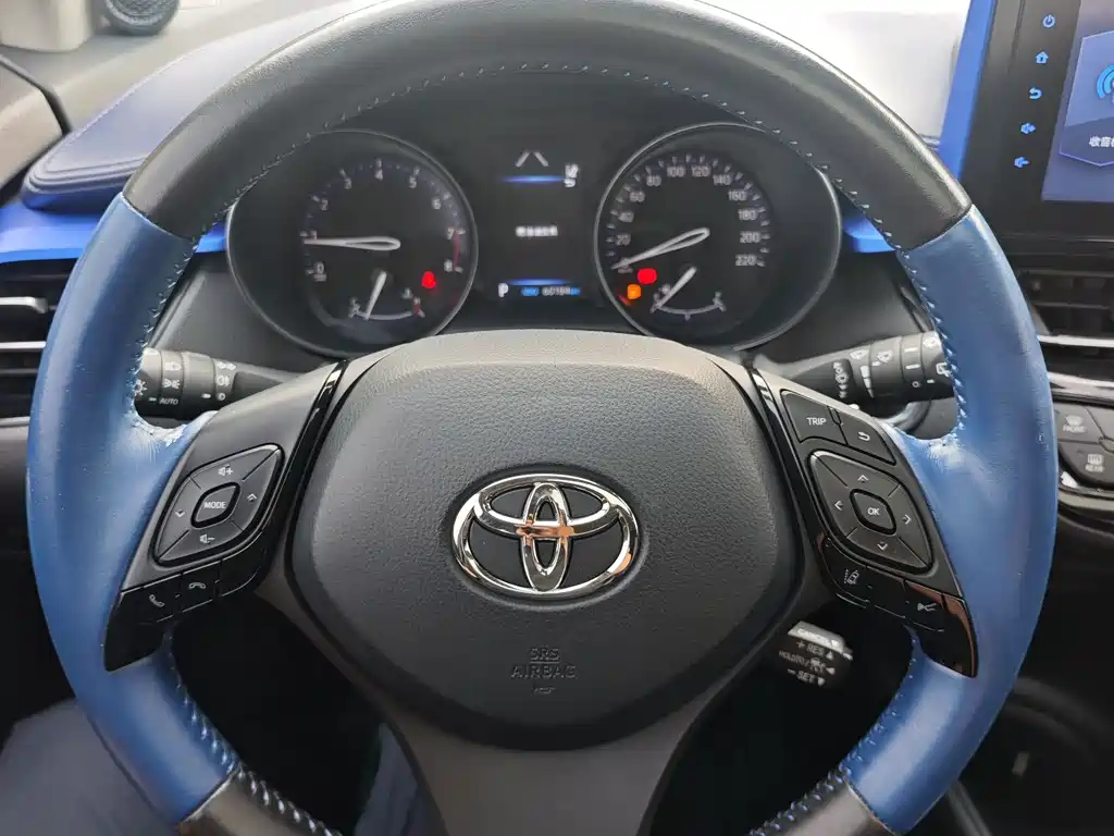 Toyota C-HR 2021 — фото 6