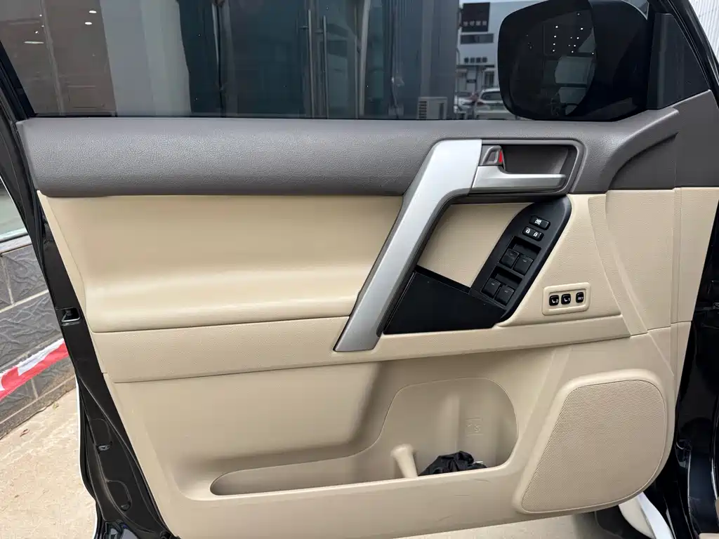 Toyota Prado 2018 — фото 11